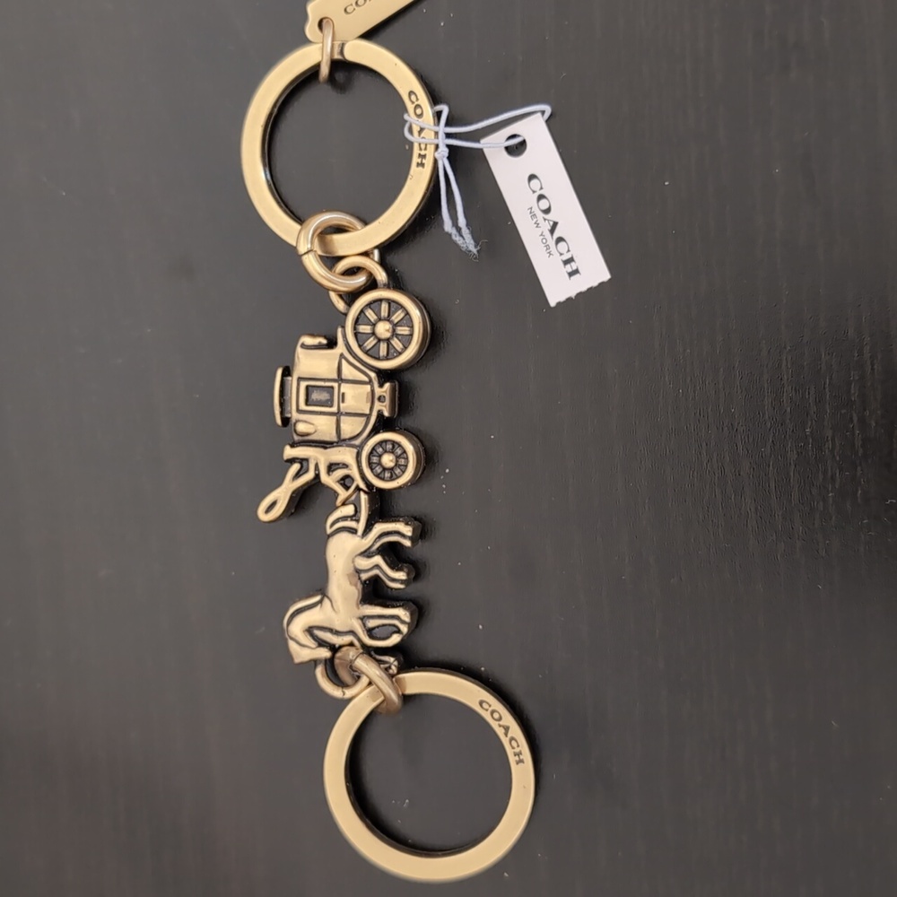 NWT Coach Metal Horse and Carriage Valet Brass Bag Charm Keychain Key Fob 87983